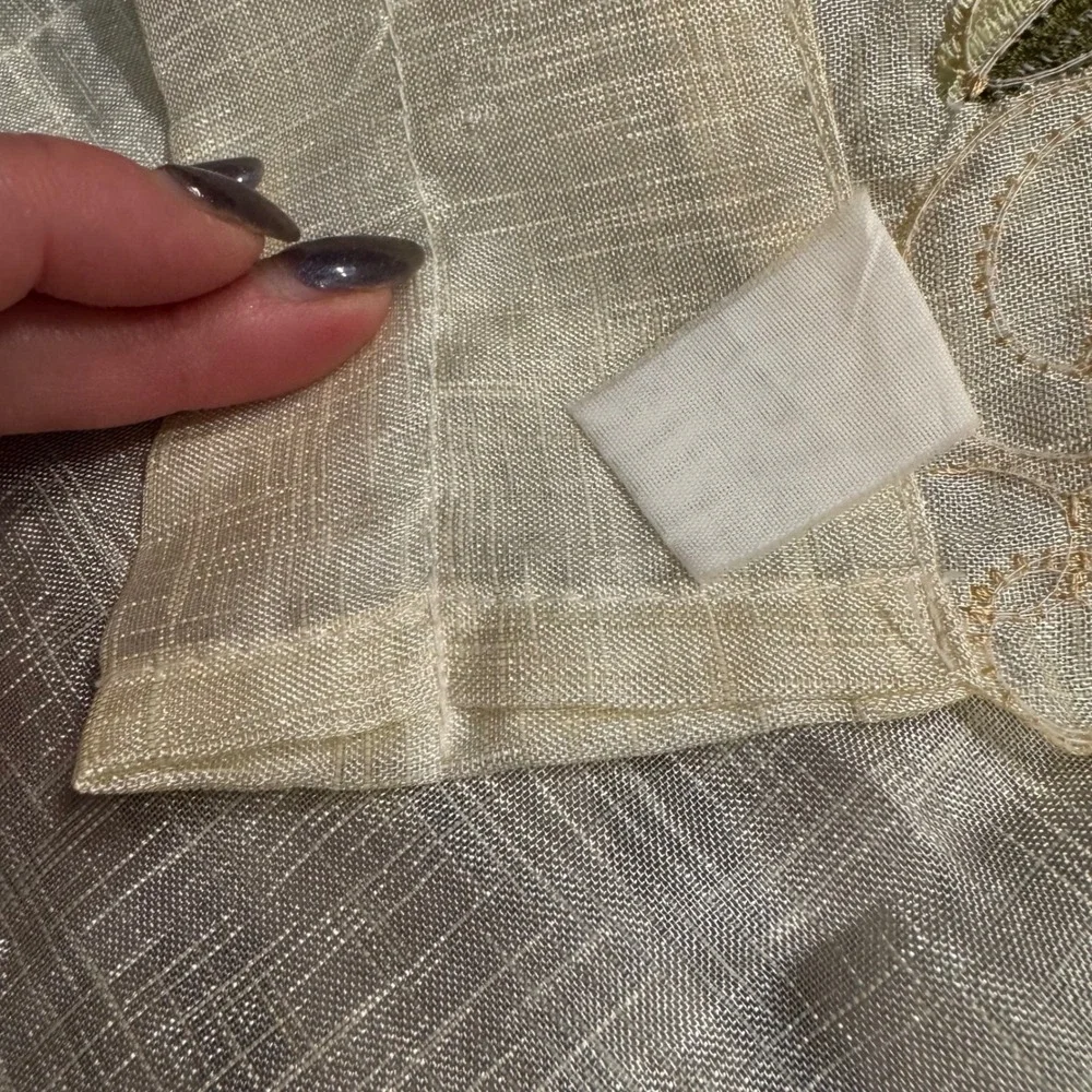 Vintage Style Floral Embroidered Scalloped Edge Table Linens Cream Set of 8
